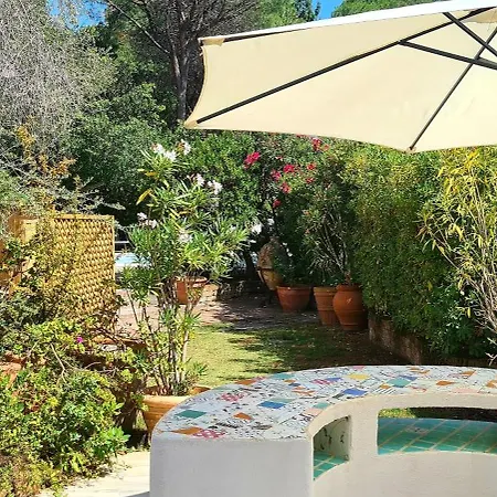 Jungle House - Pineta Is Morus בית נופש
